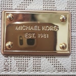 Michael Kors Monogram Wallet